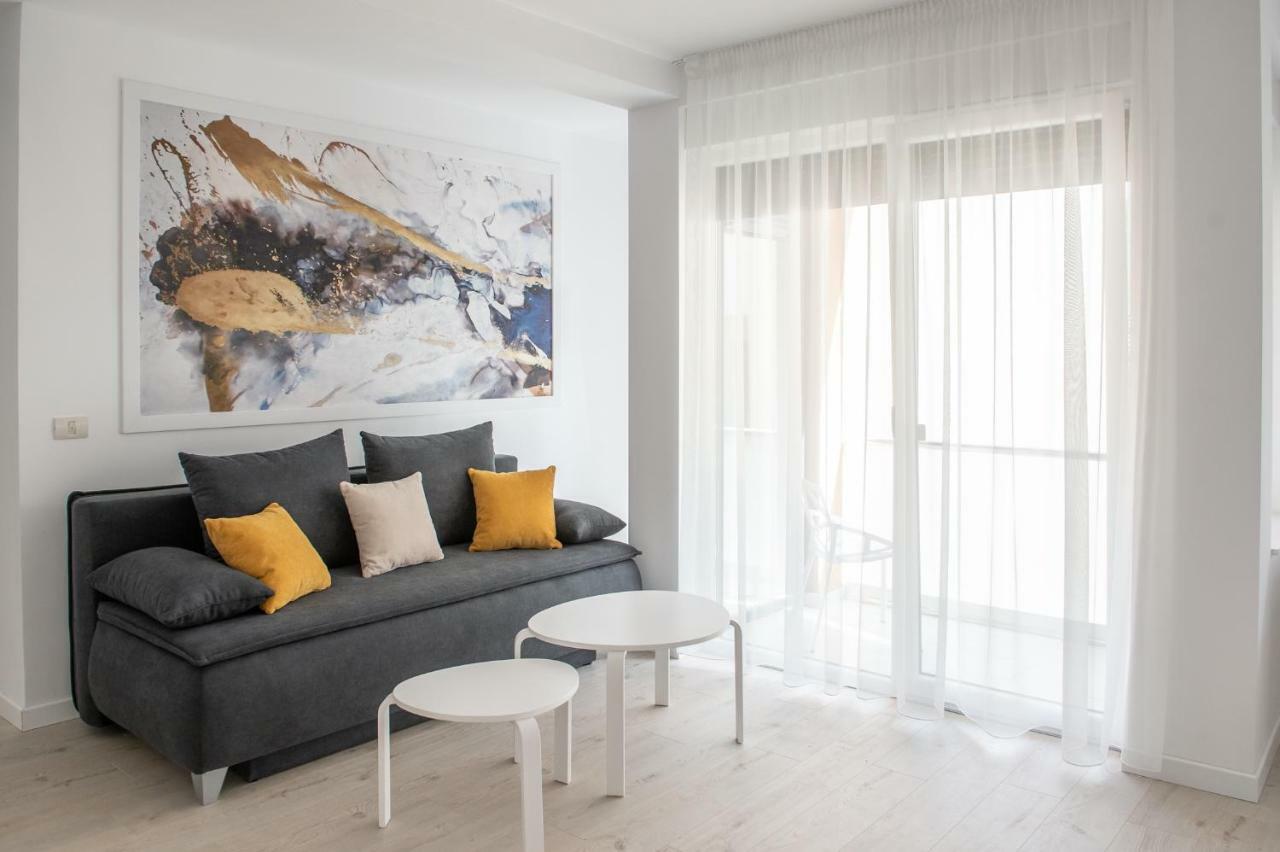 West Residence Apartments Τιμισοάρα Εξωτερικό φωτογραφία