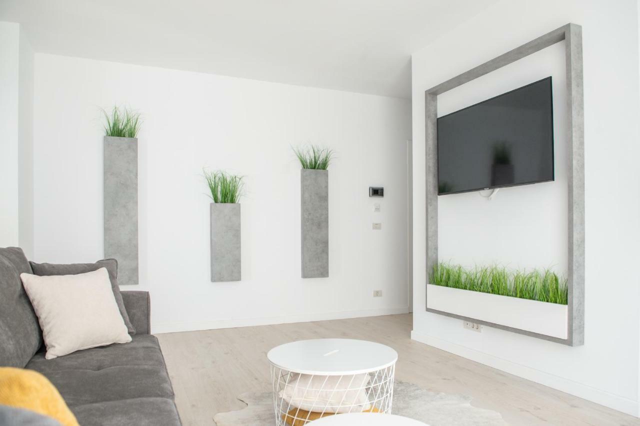 West Residence Apartments Τιμισοάρα Εξωτερικό φωτογραφία