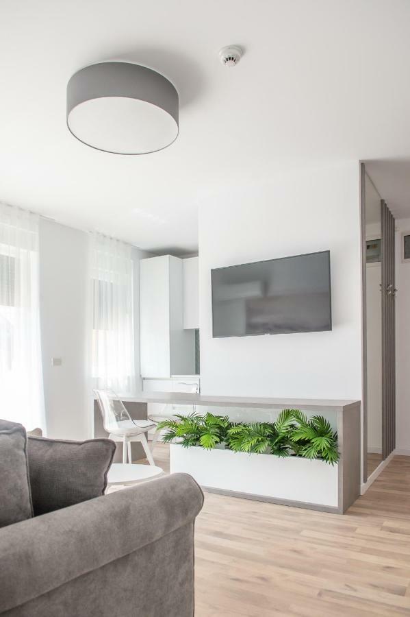 West Residence Apartments Τιμισοάρα Εξωτερικό φωτογραφία